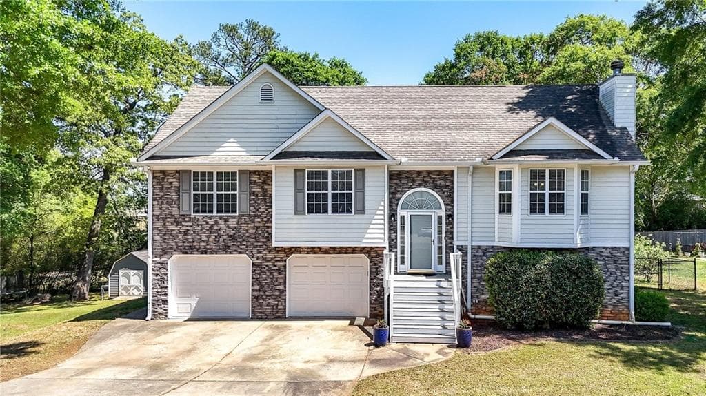 4 bedroom, 3 bathroom, 2,208 sq ft single family residence under contract at 35 Meadowbridge Drive, Cartersville, GA 30120