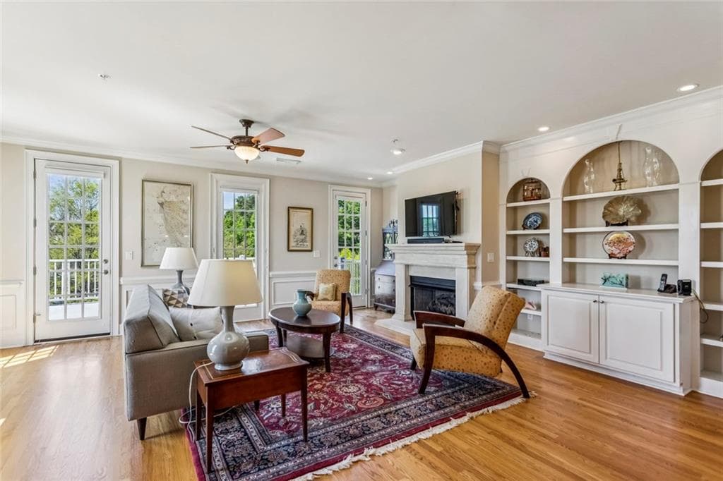 3 bedroom, 4 bathroom, 3,981 sq ft condominium sold at 2220 Edgartown, Smyrna, GA 30080