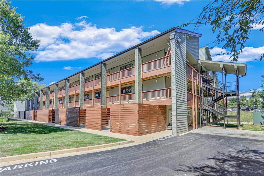 1 bedroom, 1 bathroom, 469 sq ft apartment for rent at 710 Jesse Jewell Parkways 204 STUDIO, Gainesville, GA 30501 for $1,150 a month