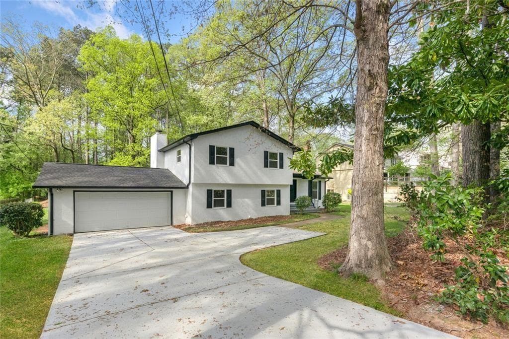 4 bedroom, 3 bathroom, 2,519 sq ft single family residence for sale at 4645 Dunwoody Club Drive, Dunwoody, GA 30350
