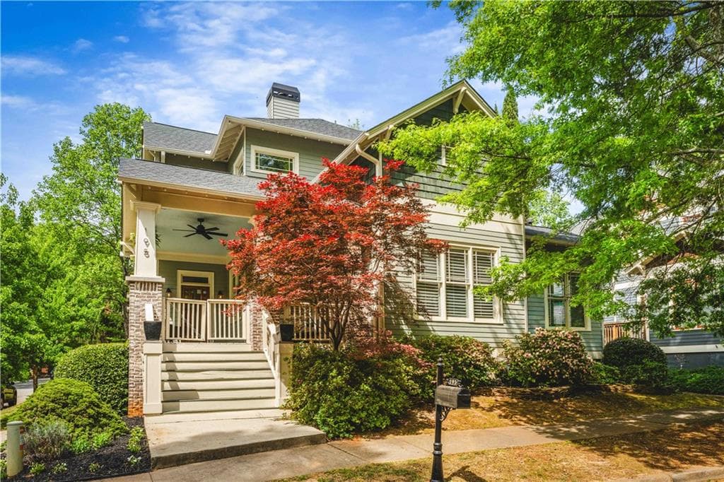 3 bedroom, 3 bathroom, 2,739 sq ft single family residence sold at 195 Hawthorn Circle, Atlanta, GA 30317