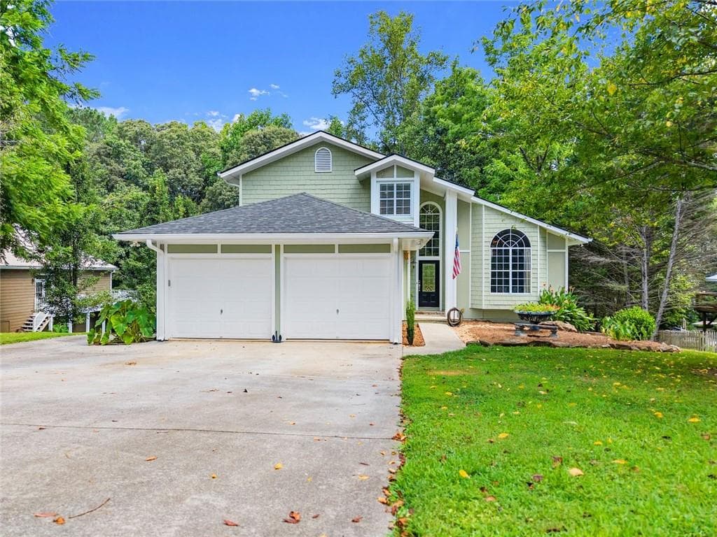 5 bedroom, 4 bathroom, 3,660 sq ft single family residence sold at 272 Indian Cove, Dawsonville, GA 30534