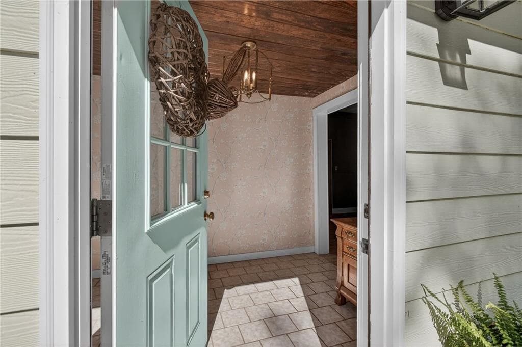 2 bedroom, 2 bathroom, 1,492 sq ft single family residence sold at 212 S Piedmont Street, Calhoun, GA 30701