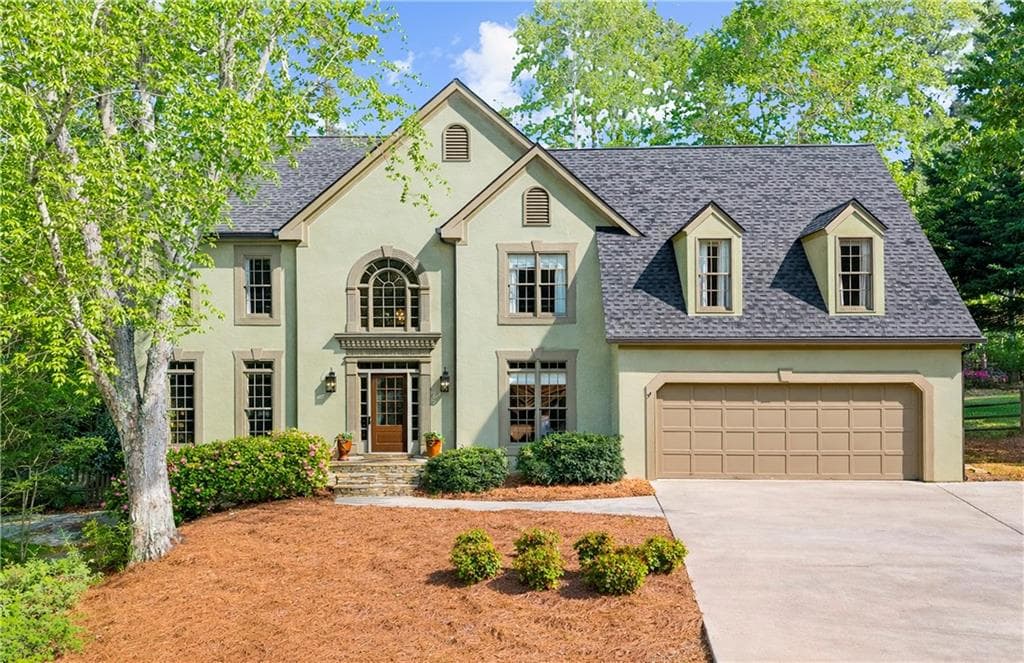 6 bedroom, 4 bathroom, 4,182 sq ft single family residence sold at 11005 Wilshire Chase Drive, Johns Creek, GA 30097