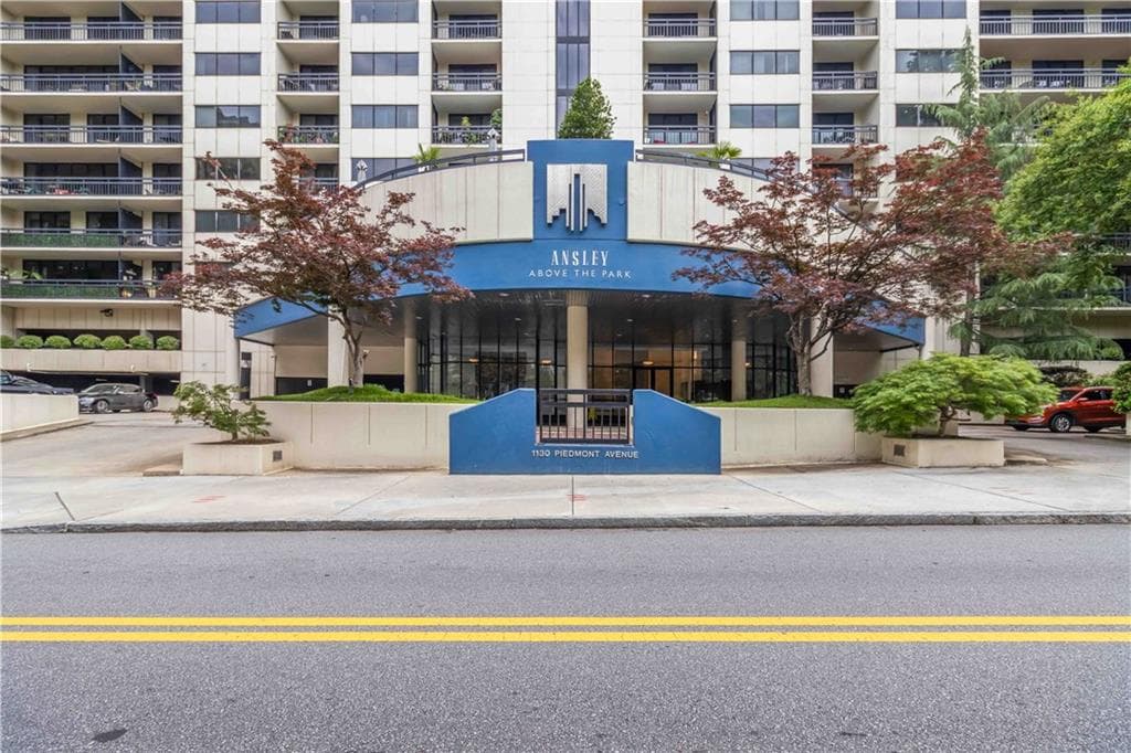 2 bedroom, 3 bathroom, 1,242 sq ft condominium sold at 1130 Piedmont Avenue 803, Atlanta, GA 30309