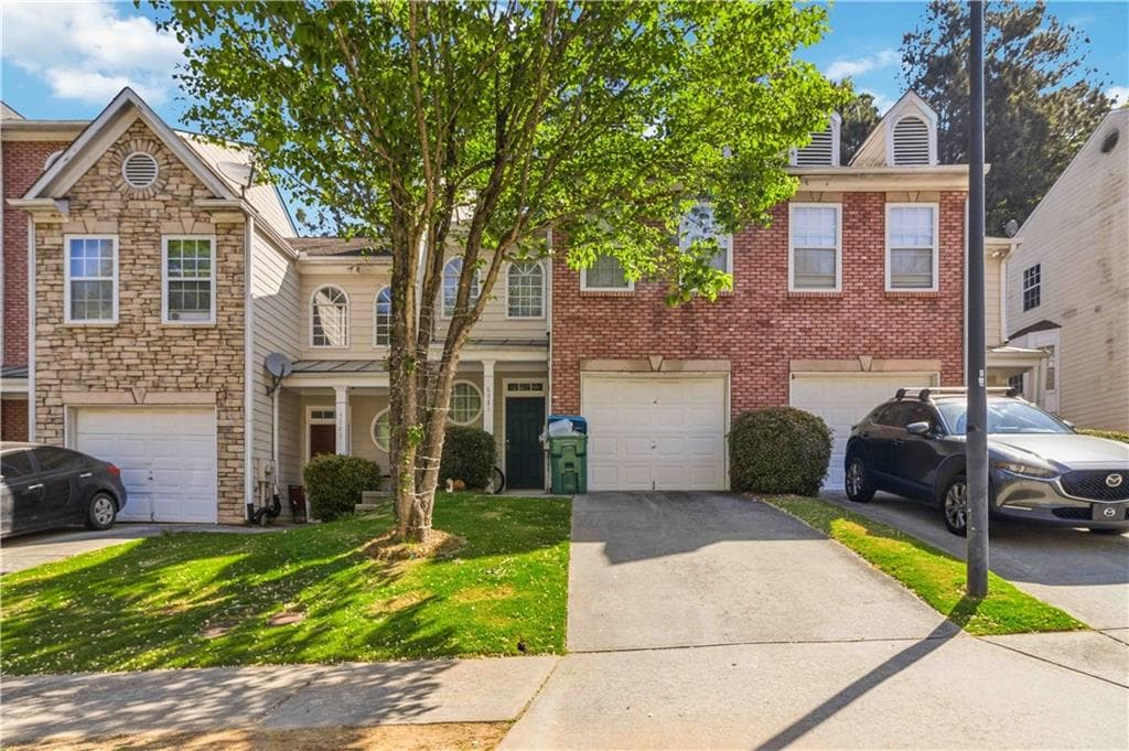 3 bedroom, 3 bathroom, 1,612 sq ft townhouse sold at 6031 Grovegate Lane, Tucker, GA 30084