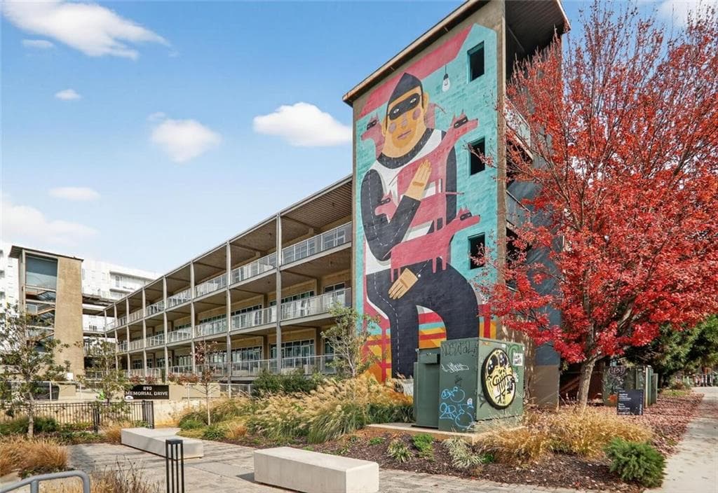 2 bedroom, 2 bathroom, 1,196 sq ft condominium sold at 890 Memorial Drive 108, Atlanta, GA 30316