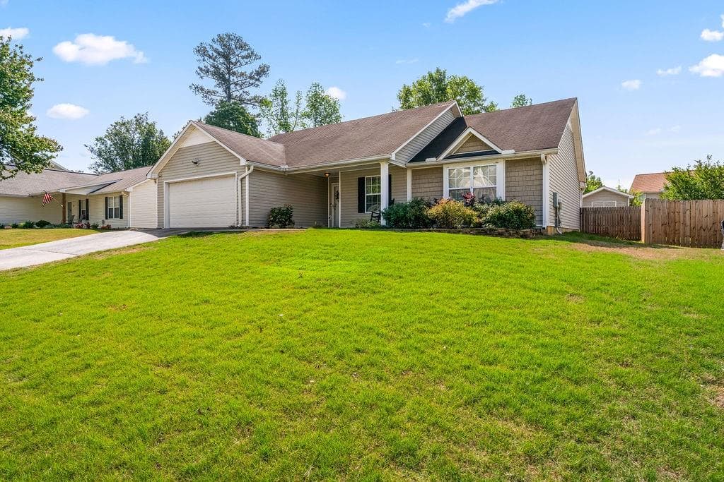 3 bedroom, 2 bathroom, 1,504 sq ft single family residence sold at 15 Trillium Trail, Rome, GA 30165