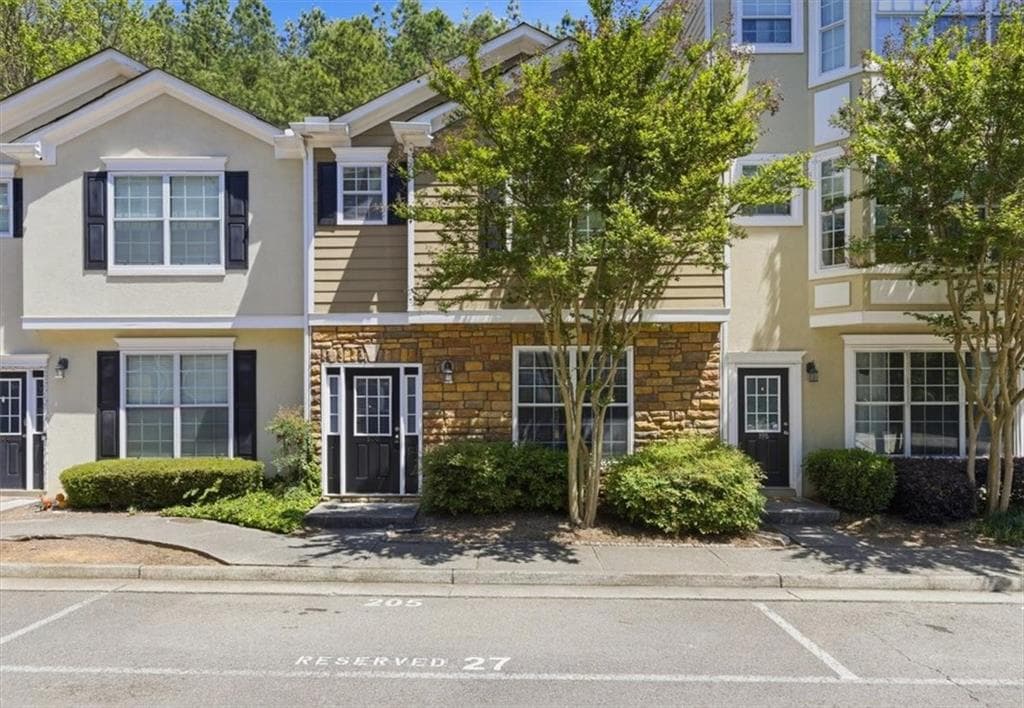 3 bedroom, 2 bathroom, 1,377 sq ft townhouse sold at 200 Riverstone Commons Circle, Canton, GA 30114