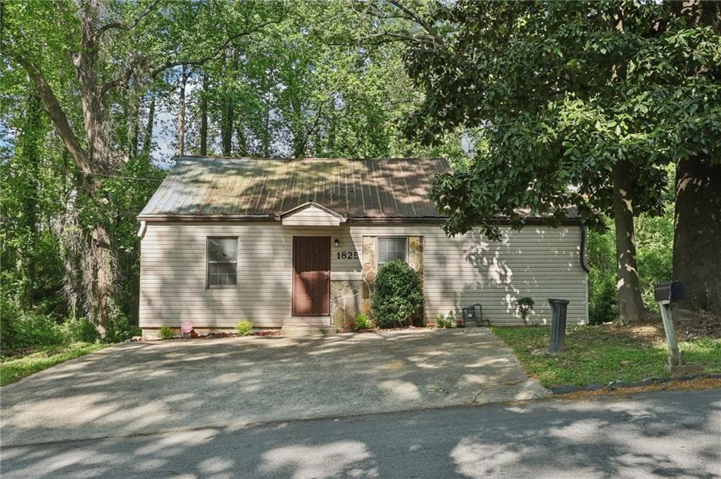 3 bedroom, 2 bathroom, 1,046 sq ft single family residence sold at 1825 Shadydale Avenue, Atlanta, GA 30315