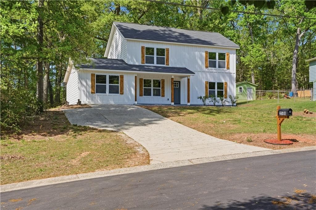 5 bedroom, 3 bathroom, 2,085 sq ft single family residence sold at 2598 Hencley Circle, Marietta, GA 30008
