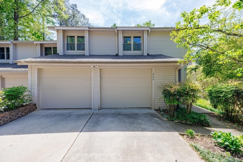 3 bedroom, 3 bathroom, 2,192 sq ft townhouse sold at 904 Pritchard Place, Marietta, GA 30068