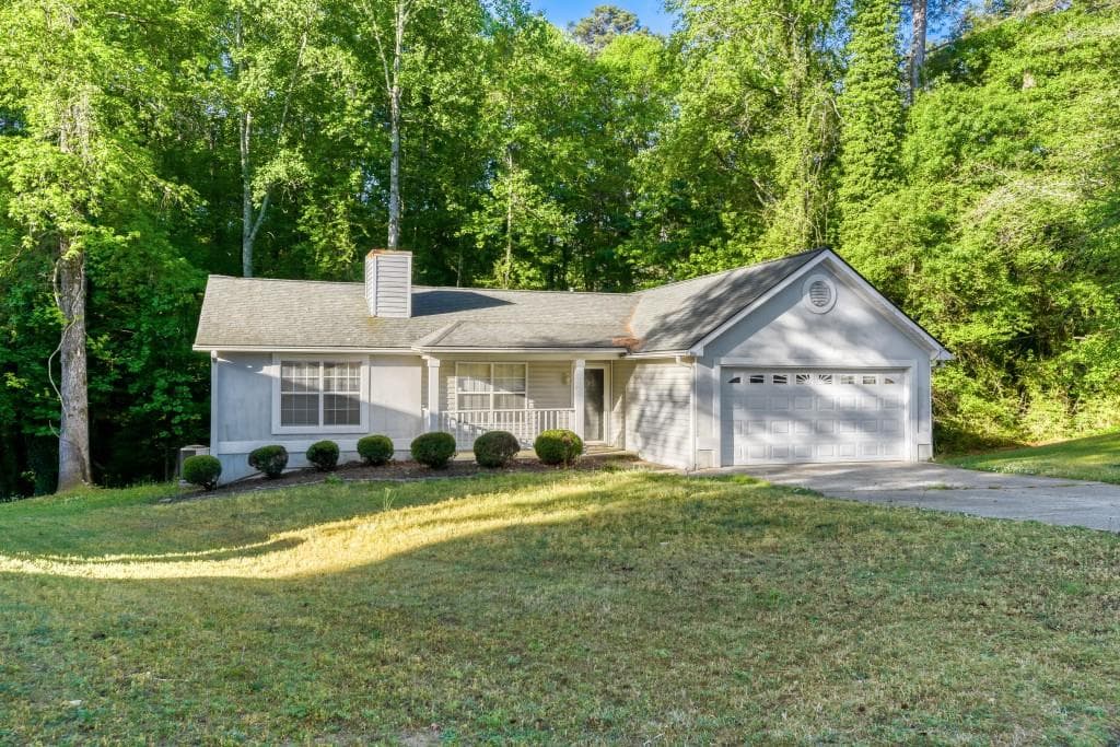 3 bedroom, 2 bathroom, 1,351 sq ft single family residence under contract at 2032 Briar Trail Court, Atlanta, GA 30331