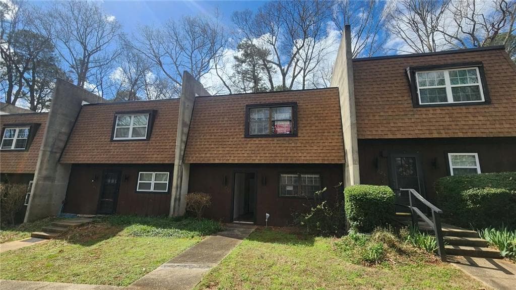 3 bedroom, 3 bathroom, 1,452 sq ft townhouse under contract at 723 Cedar Pointe Court, Marietta, GA 30008