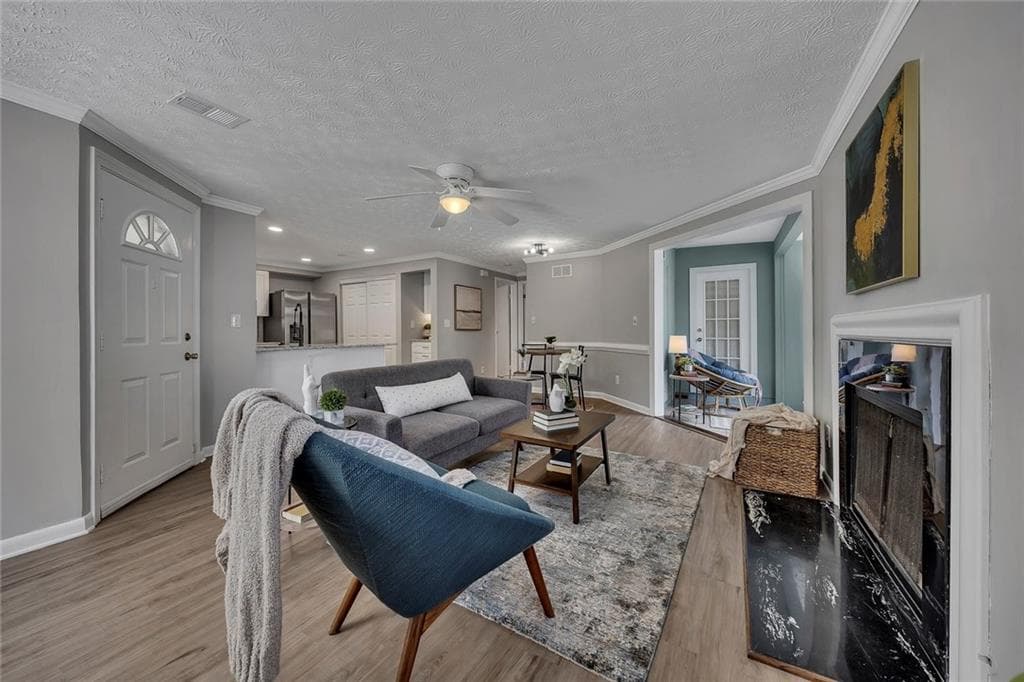 1 bedroom, 1 bathroom, 810 sq ft condominium for sale at 1321 Keys Lake Drive, Brookhaven, GA 30319