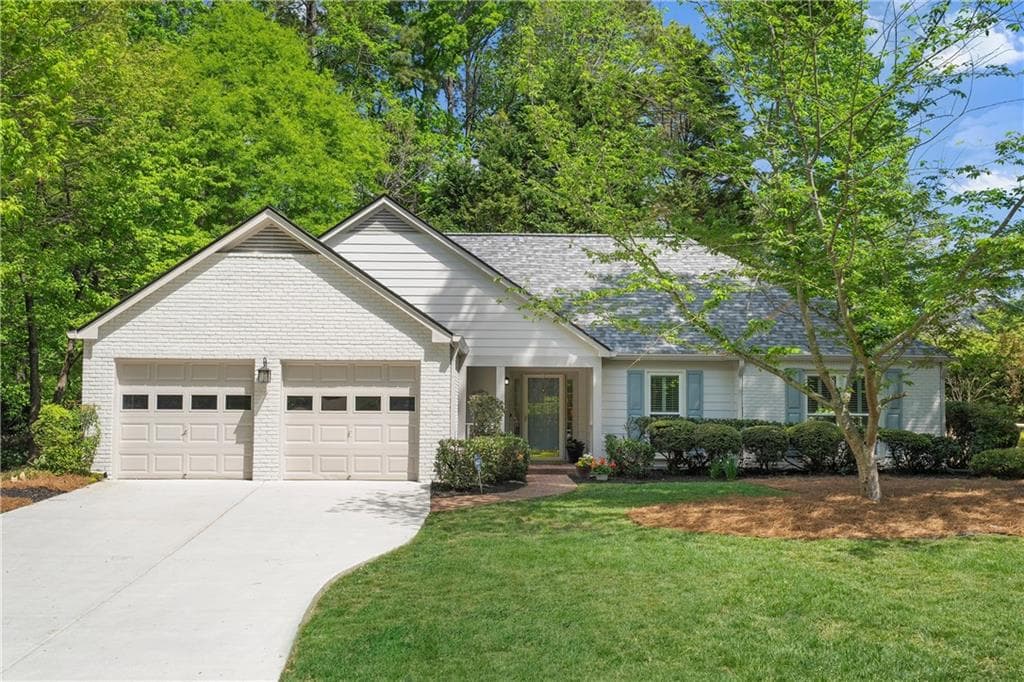 3 bedroom, 2 bathroom, 1,735 sq ft single family residence sold at 1807 N Creek Circle, Alpharetta, GA 30009