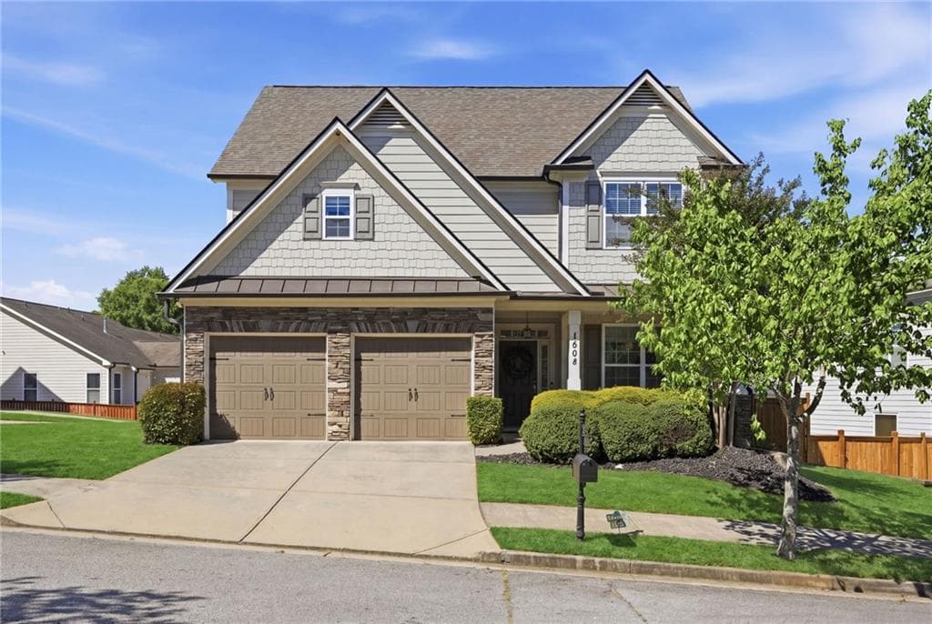 3 bedroom, 3 bathroom, 2,348 sq ft single family residence sold at 1504 Bungalow Lane, Atlanta, GA 30318