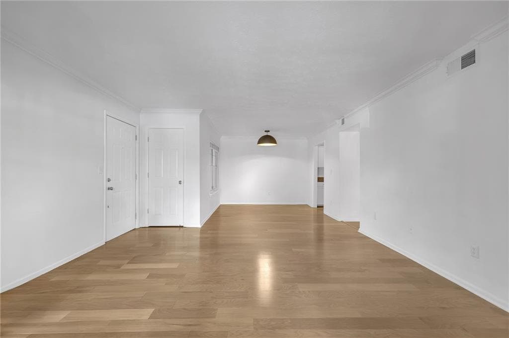 2 bedroom, 2 bathroom, 1,060 sq ft condominium sold at 1150 Collier Road 2J, Atlanta, GA 30318
