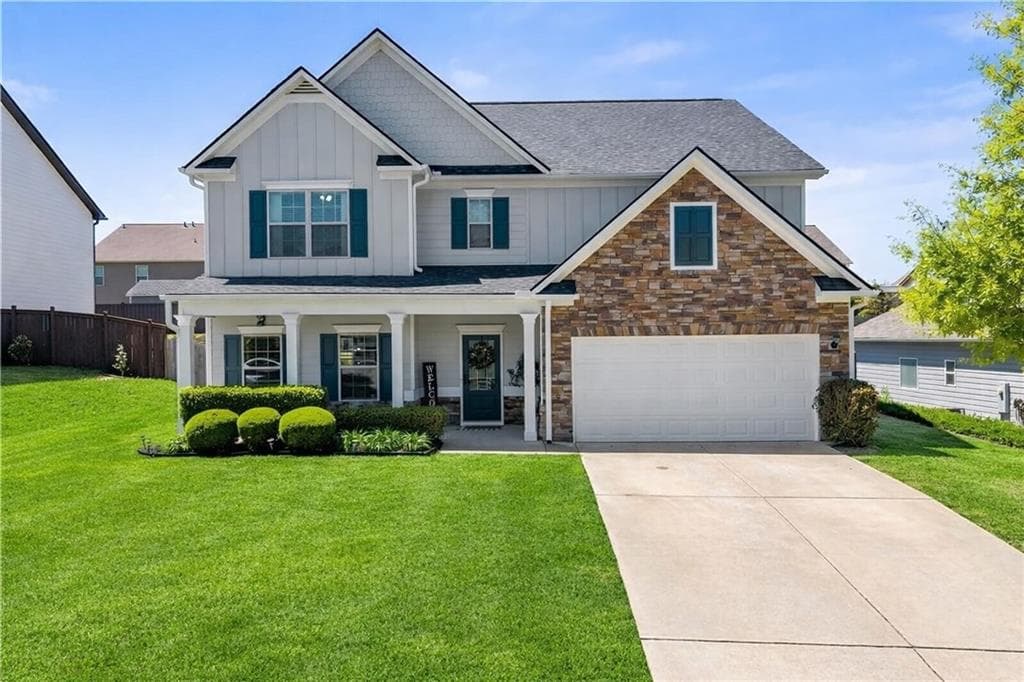 6 bedroom, 4 bathroom, 3,323 sq ft single family residence sold at 6220 Crescent Landing Drive, Cumming, GA 30028