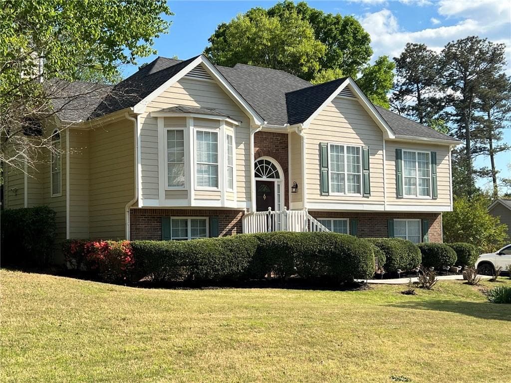 4 bedroom, 3 bathroom, 2,686 sq ft single family residence for sale at 1625 Huntington Hill Trace, Buford, GA 30519