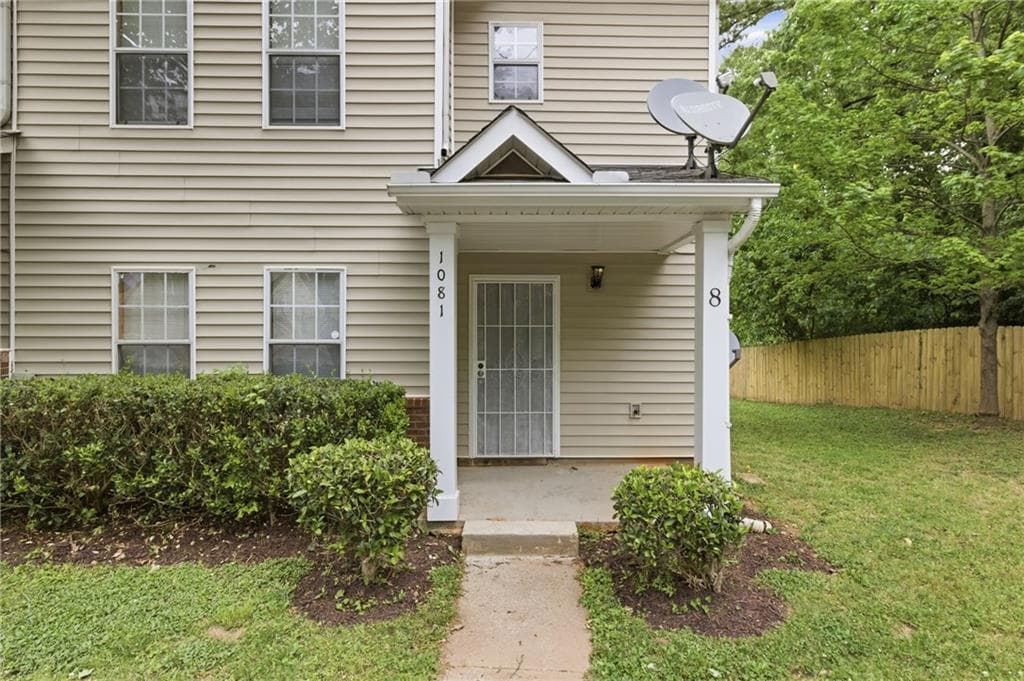 3 bedroom, 3 bathroom, 1,308 sq ft townhouse sold at 1081 Estes Drive 504, Atlanta, GA 30310