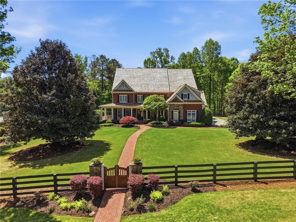6 bedroom, 8 bathroom, 8,629 sq ft single family residence sold at 800 Owens Lake Road, Milton, GA 30004