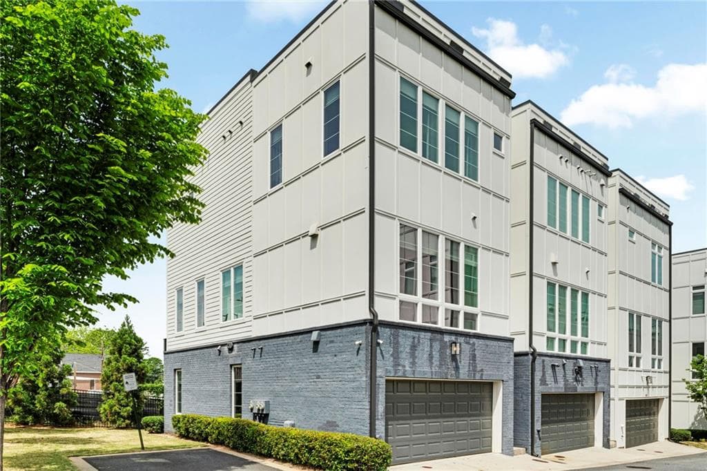 3 bedroom, 4 bathroom, 2,110 sq ft townhouse sold at 680 Banton Drive 680, Atlanta, GA 30318