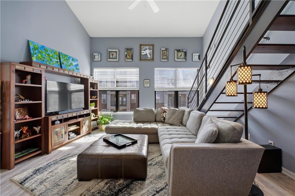 3 bedroom, 2 bathroom, 1,433 sq ft condominium sold at 400 17th Street 1401, Atlanta, GA 30363