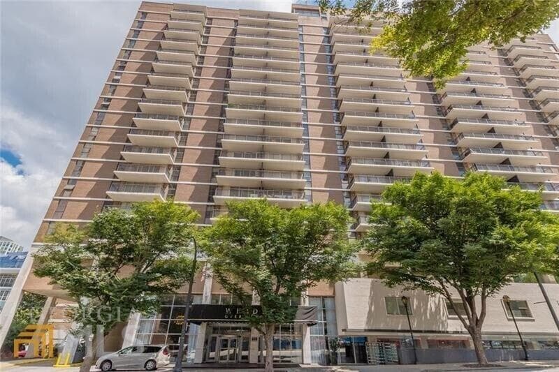 1 bedroom, 1 bathroom, 786 sq ft condominium for sale at 620 Peachtree Street 909, Atlanta, GA 30308