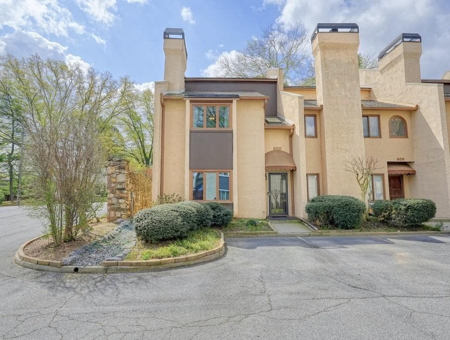 200 Roswell Landings Drive, Roswell, GA 30075 — most recent listing photo