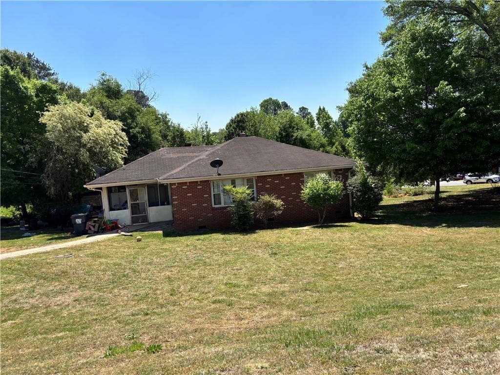3 bedroom, 1 bathroom, 1,167 sq ft single family residence for sale at 2788 Cruse Road, Lawrenceville, GA 30044