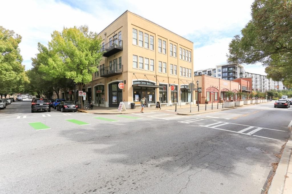 2 bedroom, 2 bathroom, 1,436 sq ft condominium sold at 933 Garrett Street 306, Atlanta, GA 30316