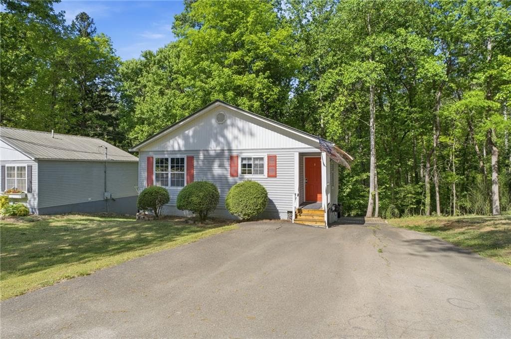2 bedroom, 2 bathroom, 730 sq ft single family residence sold at 5135 Phoenix Street, Cumming, GA 30041
