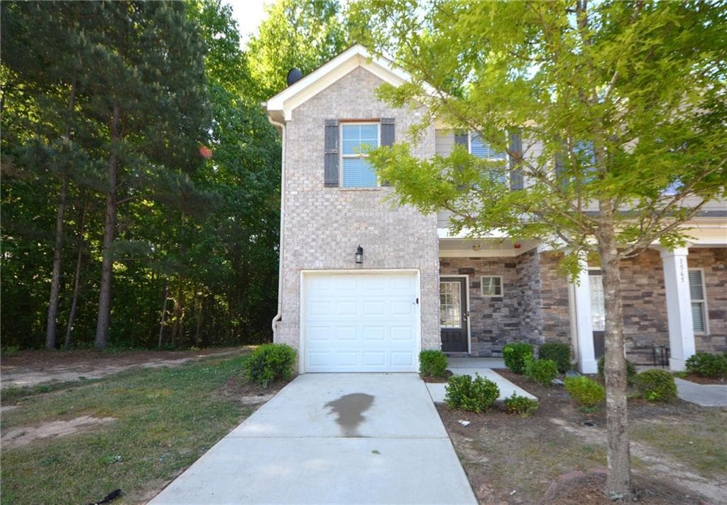3 bedroom, 3 bathroom, 1,454 sq ft townhouse sold at 1567 Iris Walk, Jonesboro, GA 30238
