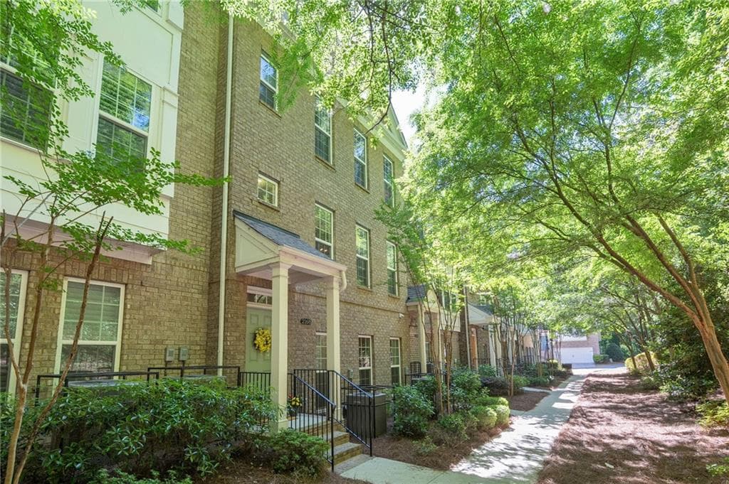 4 bedroom, 4 bathroom, 2,255 sq ft townhouse sold at 2168 Rock Creek Park, Decatur, GA 30033