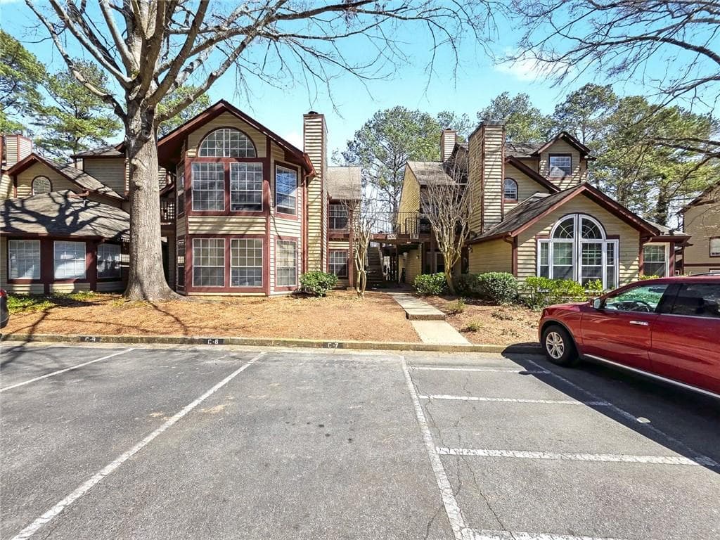 2 bedroom, 2 bathroom, 950 sq ft condominium sold at 312 Hawkstone Way, Alpharetta, GA 30022