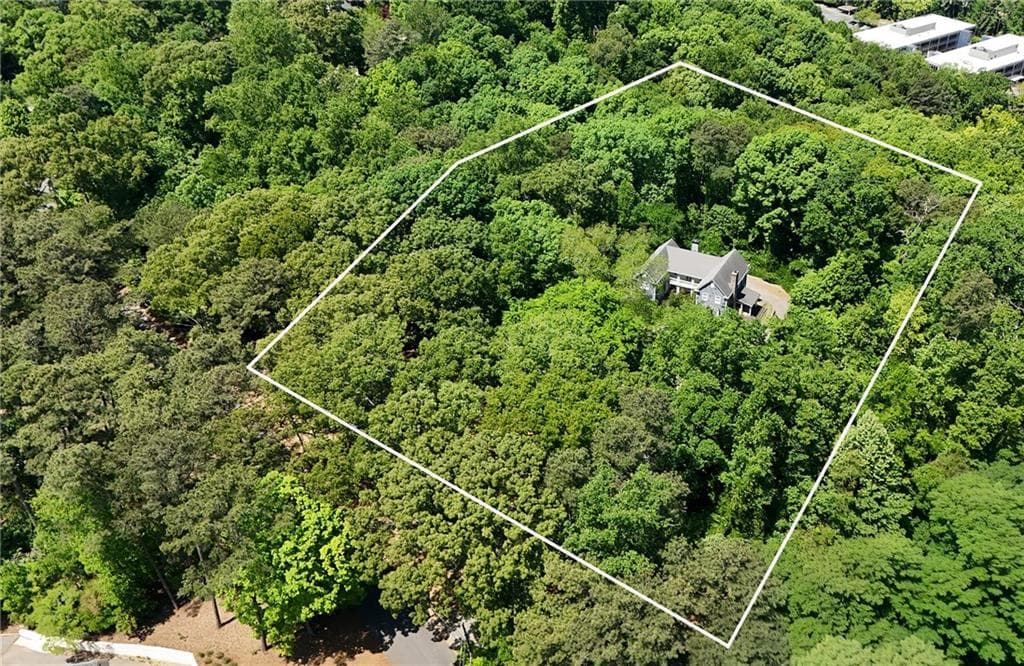 5 bedroom, 4 bathroom single family residence sold at 5280 Riverview Road, Atlanta, GA 30327