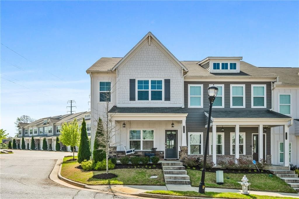 1960 Drew Drive, Atlanta, GA 30318 — most recent listing photo