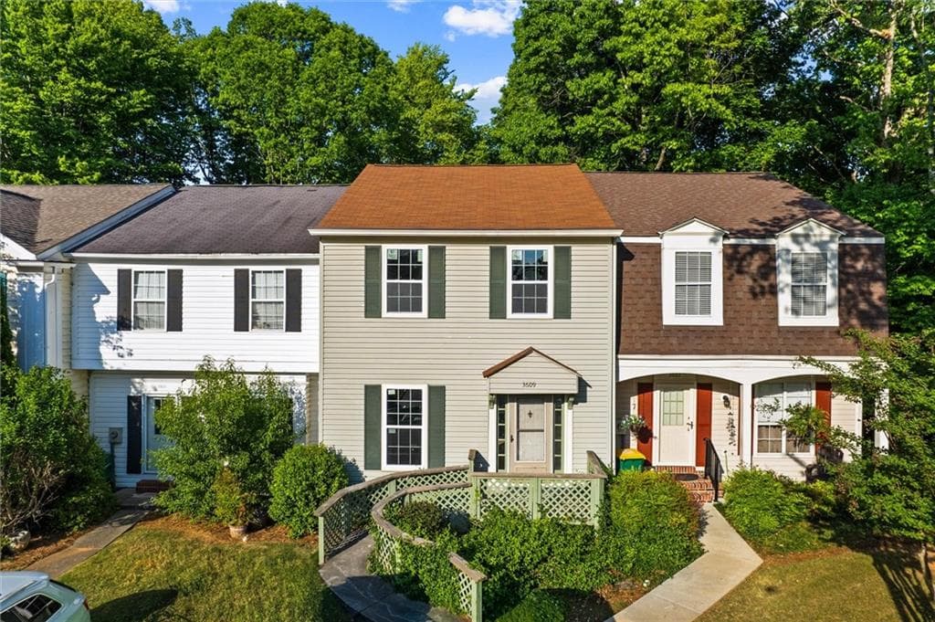 3 bedroom, 4 bathroom, 2,184 sq ft townhouse sold at 3609 Monticello Cmns, Peachtree Corners, GA 30092