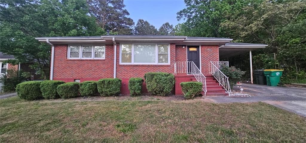 3 bedroom, 1 bathroom, 951 sq ft single family residence sold at 5652 Ash Street, Forest Park, GA 30297