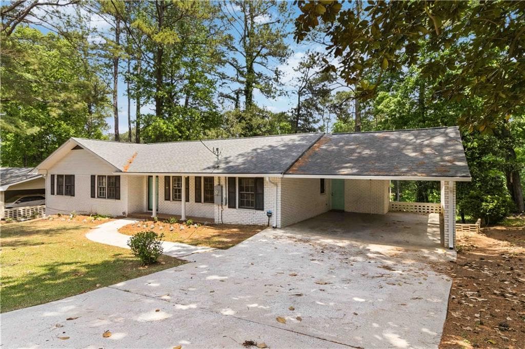 3 bedroom, 2 bathroom, 1,740 sq ft single family residence sold at 4204 Williamsburg Drive, Atlanta, GA 30337