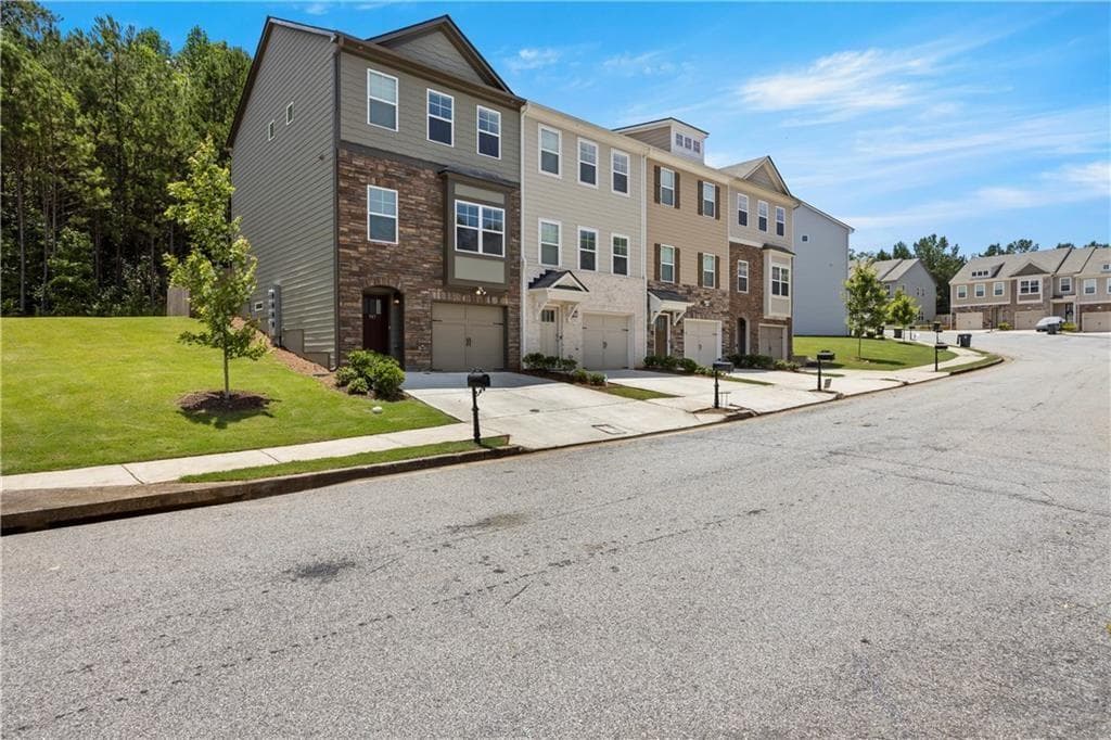 4 bedroom, 4 bathroom, 1,400 sq ft townhouse sold at 945 Belfry Terrace, Fairburn, GA 30213
