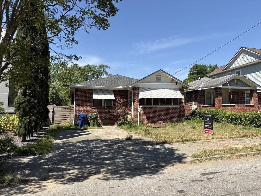3 bedroom, 2 bathroom, 1,376 sq ft single family residence sold at 11 Walthall Street, Atlanta, GA 30317