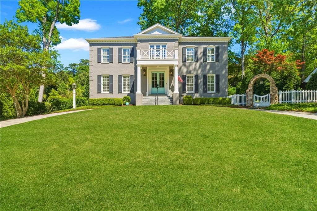 5 bedroom, 5 bathroom, 5,235 sq ft single family residence sold at 3395 W Paces Ferry Court, Atlanta, GA 30327