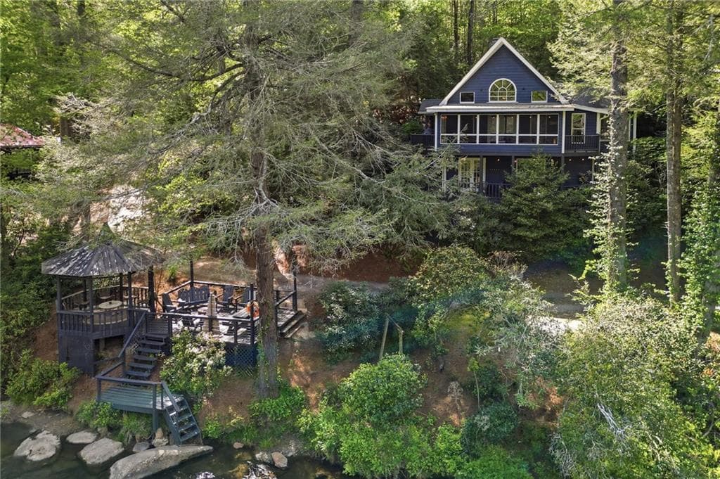 3 bedroom, 3 bathroom, 2,647 sq ft single family residence sold at 906 Riverside Lane, Blue Ridge, GA 30513