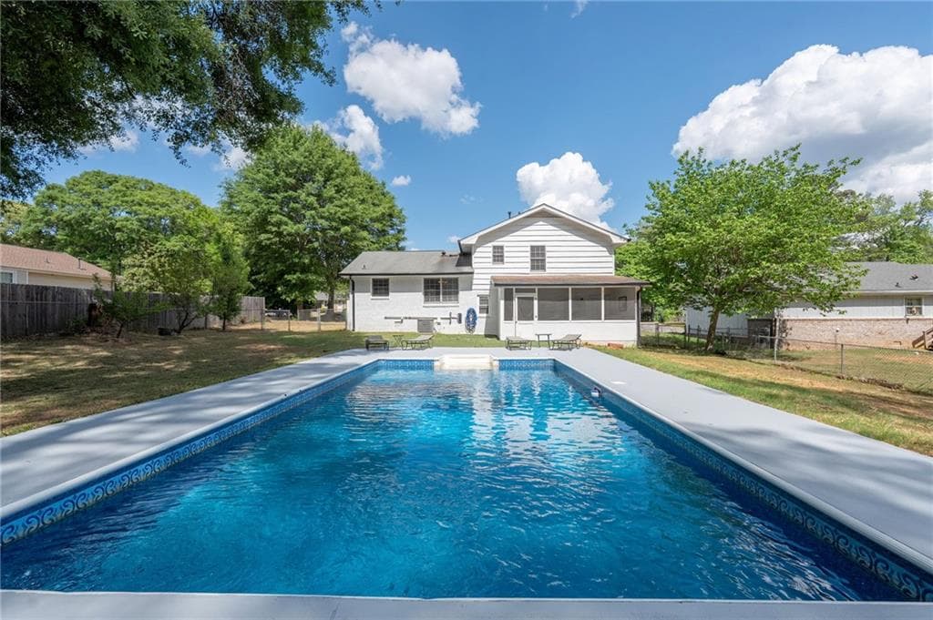4 bedroom, 2 bathroom, 1,800 sq ft single family residence sold at 875 White Oak Court, Lawrenceville, GA 30046