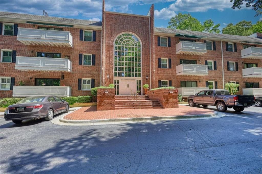 2 bedroom, 2 bathroom, 1,288 sq ft condominium for sale at 107 Ridley Howard Court, Decatur, GA 30030