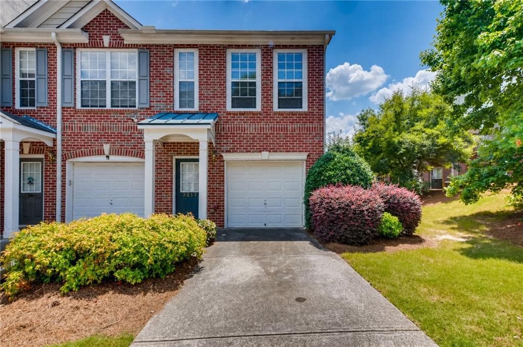 2 bedroom, 2 bathroom, 1,058 sq ft townhouse sold at 3217 Mill Springs Circle, Buford, GA 30519