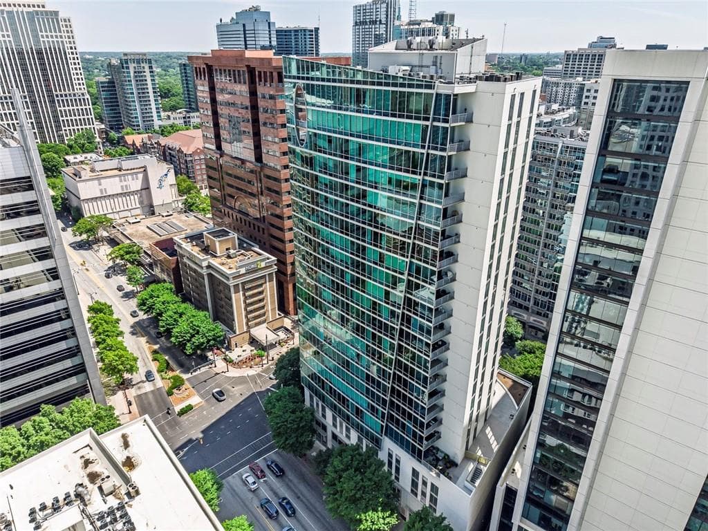 2 bedroom, 2 bathroom, 1,321 sq ft condominium for sale at 20 10th Street 1605, Atlanta, GA 30309