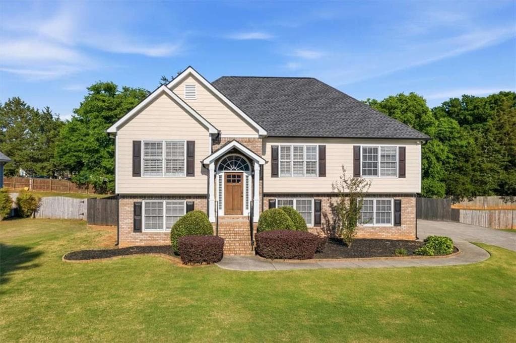 5 bedroom, 3 bathroom, 2,260 sq ft single family residence sold at 17 Colonial Circle, Cartersville, GA 30120
